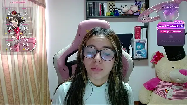 Snapshot of Maggie_Fox3 chatting on 17, 12, 2024 Maggie Fox3 online show from 17, 12, 2024