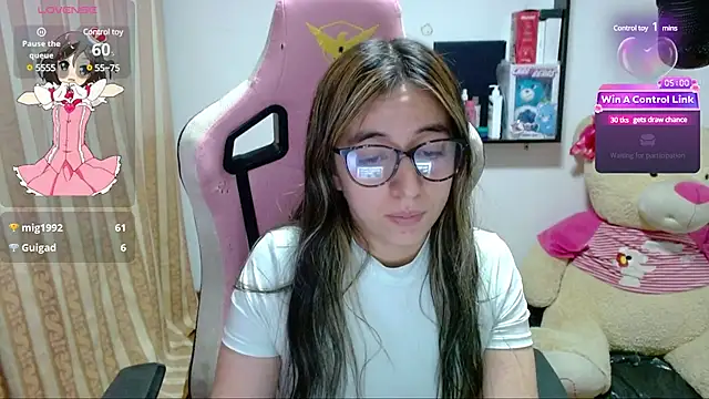 Snapshot of Maggie_Fox3 chatting on 18, 12, 2024 Maggie Fox3 online show from 18, 12, 2024