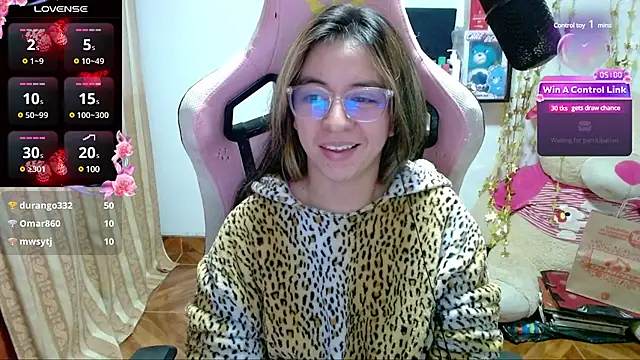Snapshot of Maggie_Fox3 chatting on 21, 1, 2025 Maggie Fox3 online show from 21, 1, 2025