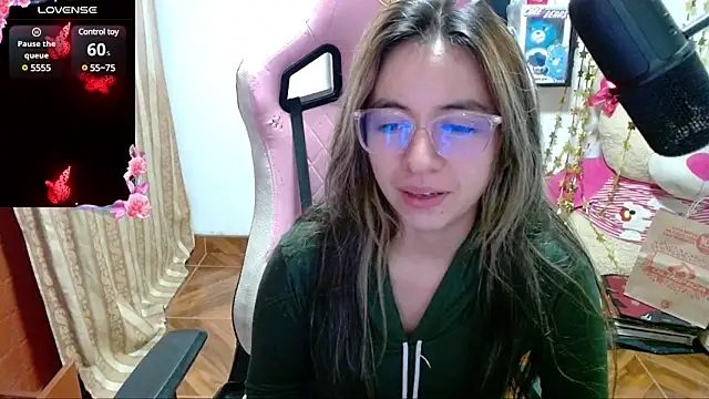 Snapshot of Maggie_Fox3 chatting on 24, 1, 2025 Maggie Fox3 online show from 24, 1, 2025