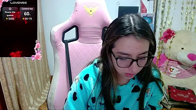 Snapshot of Maggie_Fox3 chatting on 29, 1, 2025 Maggie Fox3 online show from 29, 1, 2025