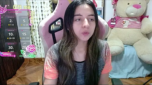 Snapshot of Maggie_Fox3 chatting on 5, 10, 2025 Maggie Fox3 online show from 5, 10, 2025