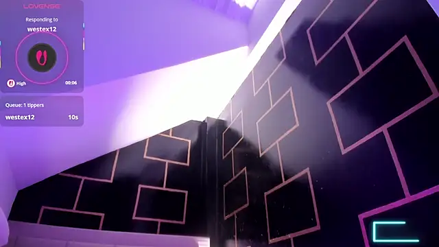 Snapshot of VictoriaVX chatting on 13, 4, 2026 VictoriaVX online show from 13, 4, 2026