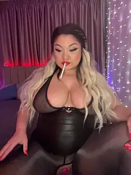 Larissa K online show from 21, 11, 2025