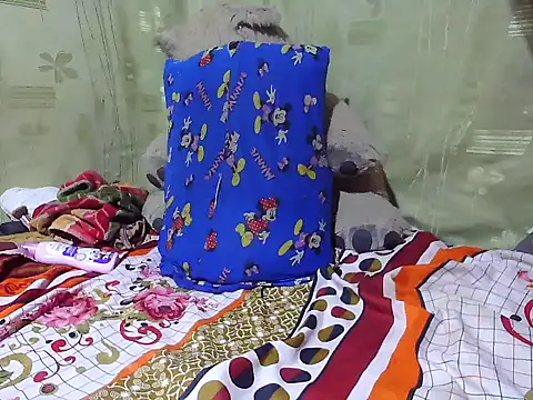 Snapshot of Alora-shine chatting on 6, 2, 2025 Alora-shine online show from 6, 2, 2025