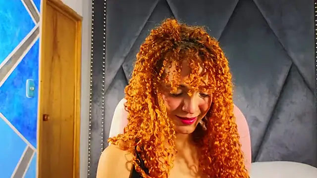 SexyLeilaa online show from 4, 3, 2025