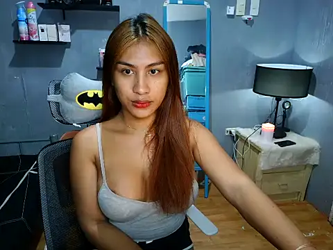 Snapshot of luxxy_grand chatting on 27, 10, 2025 luxxy grand online show from 27, 10, 2025