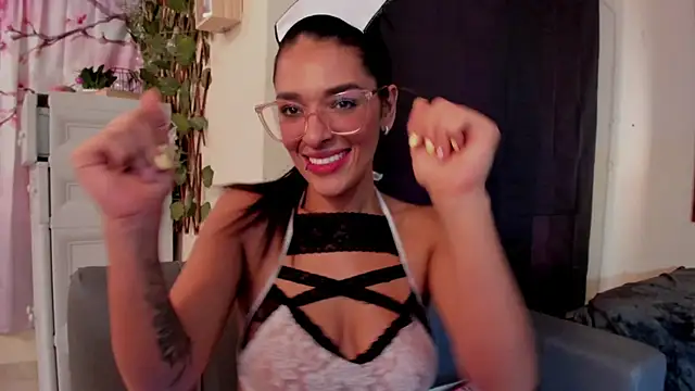 Snapshot of annyluna1 chatting on 6, 5, 2026 annyluna1 online show from 6, 5, 2026