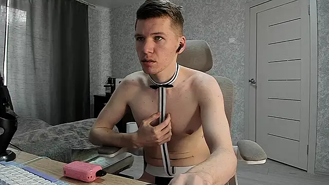 Snapshot of Bananas_dick chatting on 8, 3, 2026 Bananas dick online show from 8, 3, 2026