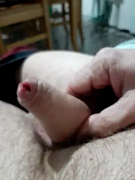 Snapshot of Alex_7422 chatting on 27, 4, 2026 Alex 7422 online show from 27, 4, 2026