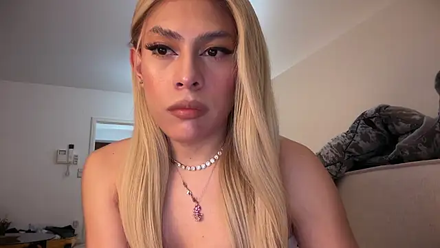 Snapshot of saray_doll chatting on 28, 2, 2026 saray doll online show from 28, 2, 2026