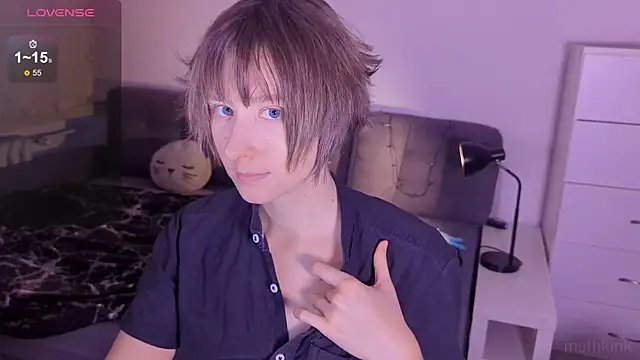 Snapshot of mothkink chatting on 17, 12, 2025 mothkink online show from 17, 12, 2025