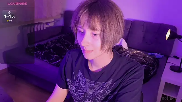 Snapshot of mothkink chatting on 19, 12, 2025 mothkink online show from 19, 12, 2025