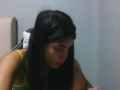 Snapshot of Miss_unknown chatting on 9, 9, 2025 Miss unknown online show from 9, 9, 2025