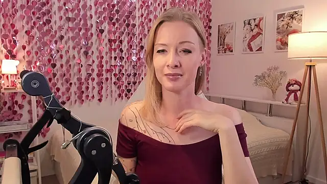 Snapshot of MissRightX chatting on 12, 7, 2026 MissRightX online show from 12, 7, 2026