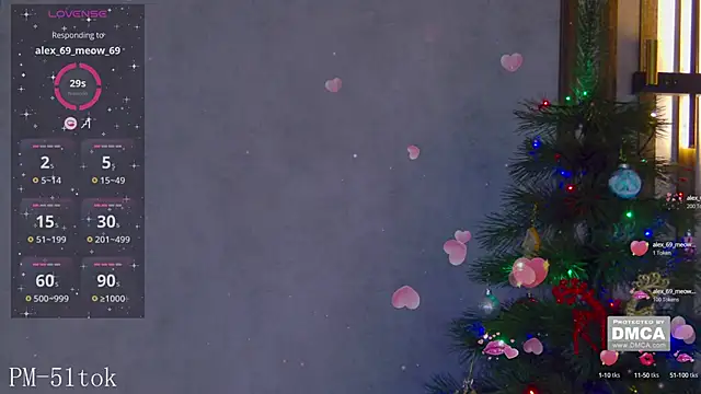 Snapshot of Holl1Would chatting on 5, 1, 2025 Holl1Would online show from 5, 1, 2025