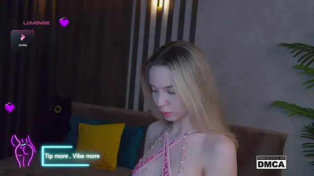 Snapshot of Holl1Would chatting on 16, 2, 2025 Holl1Would online show from 16, 2, 2025