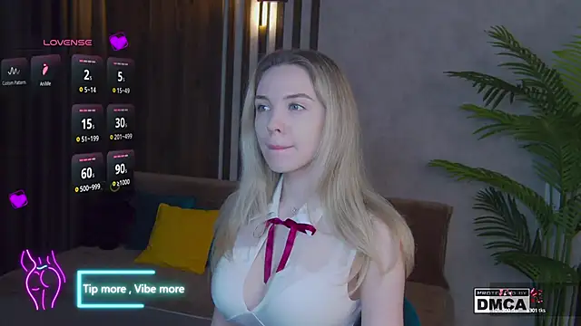 Snapshot of Holl1Would chatting on 23, 2, 2025 Holl1Would online show from 23, 2, 2025