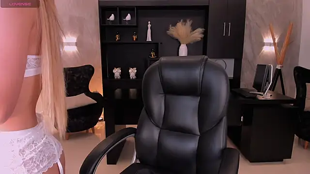 Snapshot of LexieWayne chatting on 30, 12, 2024 LexieWayne online show from 30, 12, 2024