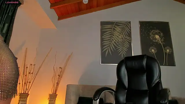 Snapshot of LexieWayne chatting on 4, 1, 2025 LexieWayne online show from 4, 1, 2025