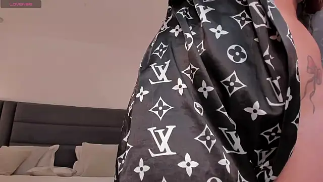 Snapshot of LexieWayne chatting on 19, 2, 2025 LexieWayne online show from 19, 2, 2025