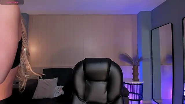 Snapshot of LexieWayne chatting on 11, 9, 2025 LexieWayne online show from 11, 9, 2025