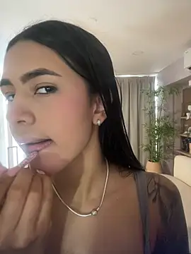 Snapshot of AntonellaRossi chatting on 29, 4, 2026 AntonellaRossi online show from 29, 4, 2026