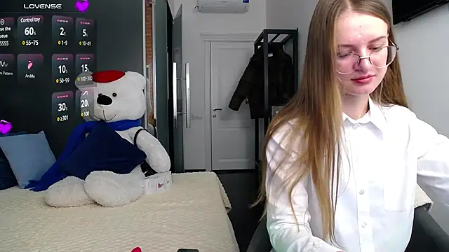 Snapshot of KateJonson chatting on 7, 12, 2024 KateJonson online show from 7, 12, 2024