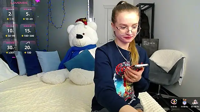 Snapshot of KateJonson chatting on 15, 12, 2024 KateJonson online show from 15, 12, 2024