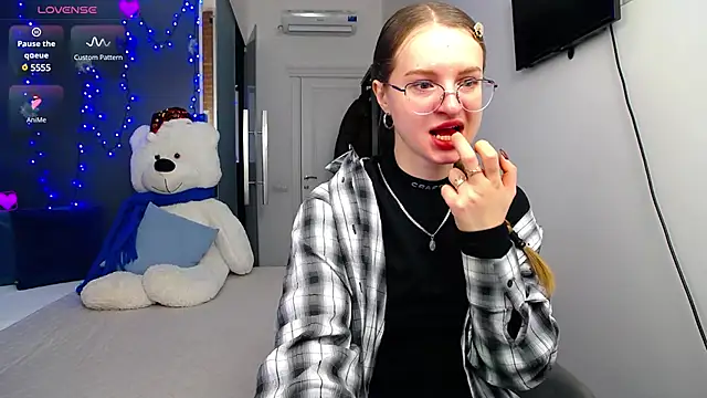 Snapshot of KateJonson chatting on 7, 1, 2025 KateJonson online show from 7, 1, 2025