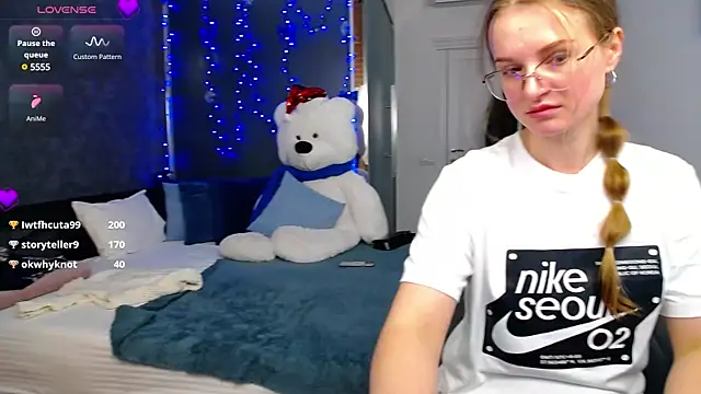 Snapshot of KateJonson chatting on 9, 1, 2025 KateJonson online show from 9, 1, 2025
