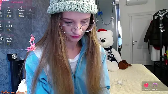 Snapshot of KateJonson chatting on 8, 10, 2025 KateJonson online show from 8, 10, 2025