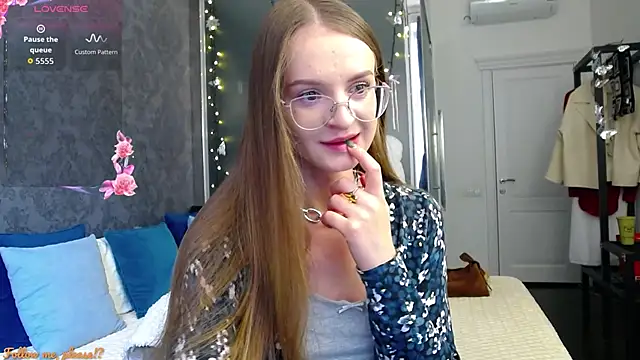 Snapshot of KateJonson chatting on 11, 10, 2025 KateJonson online show from 11, 10, 2025