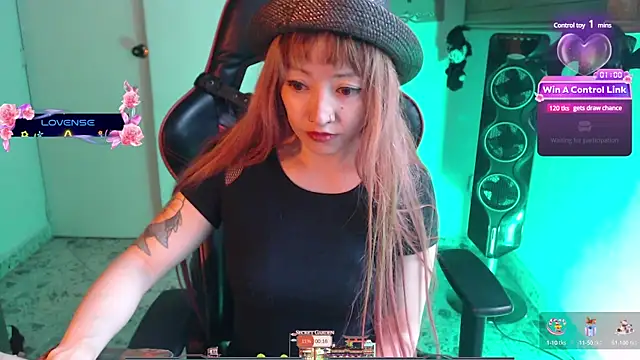 pink-2022 online show from 3, 1, 2025