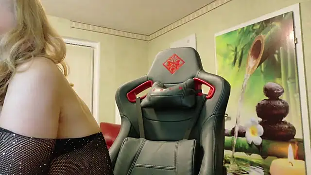 HotLana69 online show from 18, 2, 2025