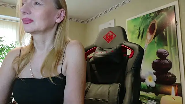 HotLana69 online show from 13, 4, 2026