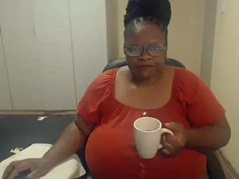 Snapshot of sweetnoziexx chatting on 17, 2, 2025 sweetnoziexx online show from 17, 2, 2025