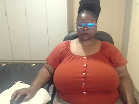 Snapshot of sweetnoziexx chatting on 17, 2, 2025 sweetnoziexx online show from 17, 2, 2025