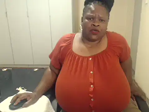 Snapshot of sweetnoziexx chatting on 17, 2, 2025 sweetnoziexx online show from 17, 2, 2025