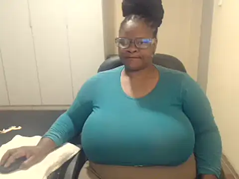 Snapshot of sweetnoziexx chatting on 20, 2, 2025 sweetnoziexx online show from 20, 2, 2025