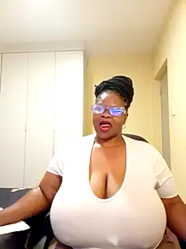 Snapshot of sweetnoziexx chatting on 26, 2, 2025 sweetnoziexx online show from 26, 2, 2025