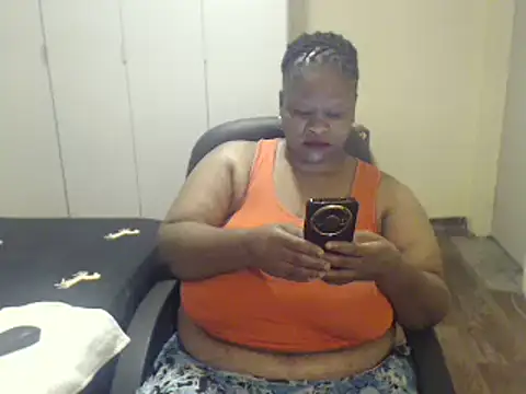 Snapshot of sweetnoziexx chatting on 5, 3, 2025 sweetnoziexx online show from 5, 3, 2025