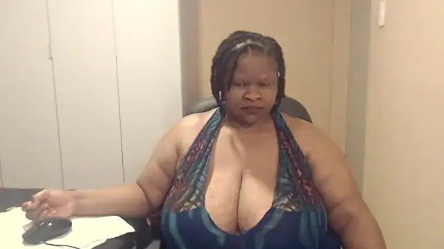 Snapshot of sweetnoziexx chatting on 14, 10, 2025 sweetnoziexx online show from 14, 10, 2025