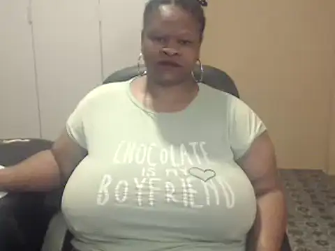 Snapshot of sweetnoziexx chatting on 7, 11, 2025 sweetnoziexx online show from 7, 11, 2025