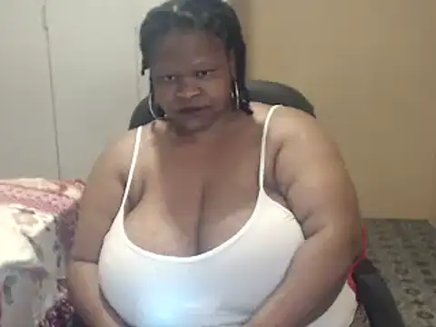 Snapshot of sweetnoziexx chatting on 19, 11, 2025 sweetnoziexx online show from 19, 11, 2025