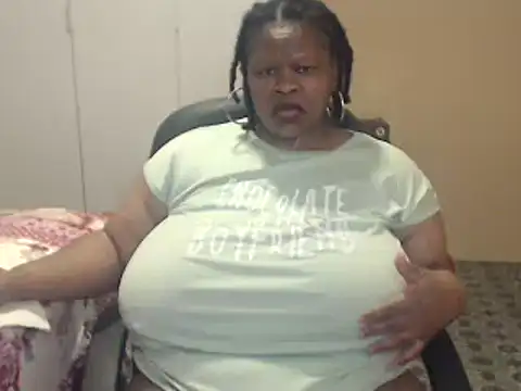 Snapshot of sweetnoziexx chatting on 23, 11, 2025 sweetnoziexx online show from 23, 11, 2025