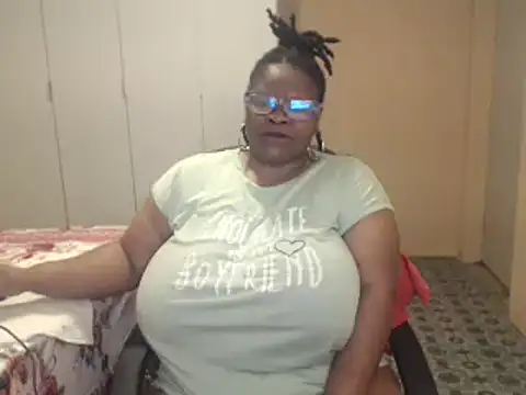 Snapshot of sweetnoziexx chatting on 29, 11, 2025 sweetnoziexx online show from 29, 11, 2025