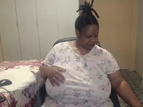 Snapshot of sweetnoziexx chatting on 4, 12, 2025 sweetnoziexx online show from 4, 12, 2025