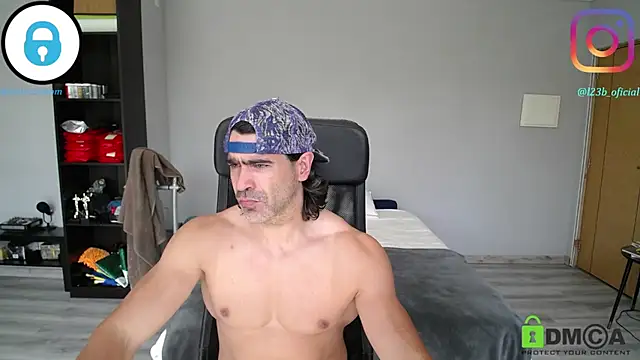 Snapshot of samricci21 chatting on 17, 4, 2026 samricci21 online show from 17, 4, 2026