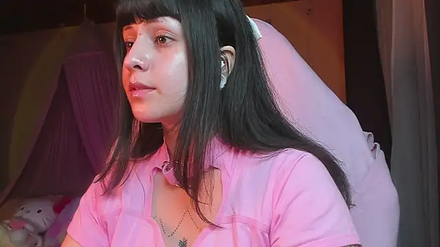 Snapshot of Renooh chatting on 22, 3, 2025 Renooh online show from 22, 3, 2025